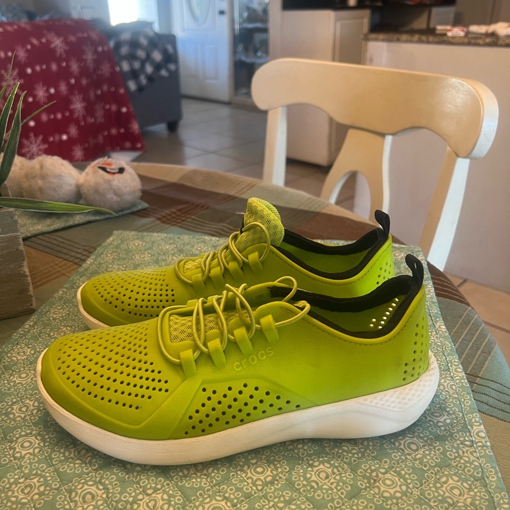 Crocs lite ride bright green sneakers NWT